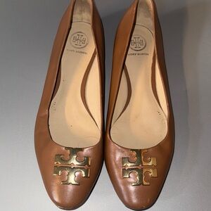 Tory Burch Tan Leather Loafers with Gold Logo